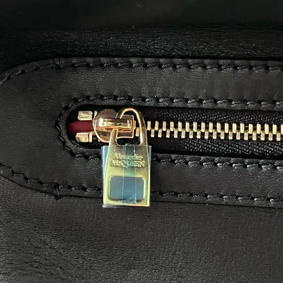 Alexander McQueen Small Double Flap Leather Shoulder Bag - Picture 6 of 16